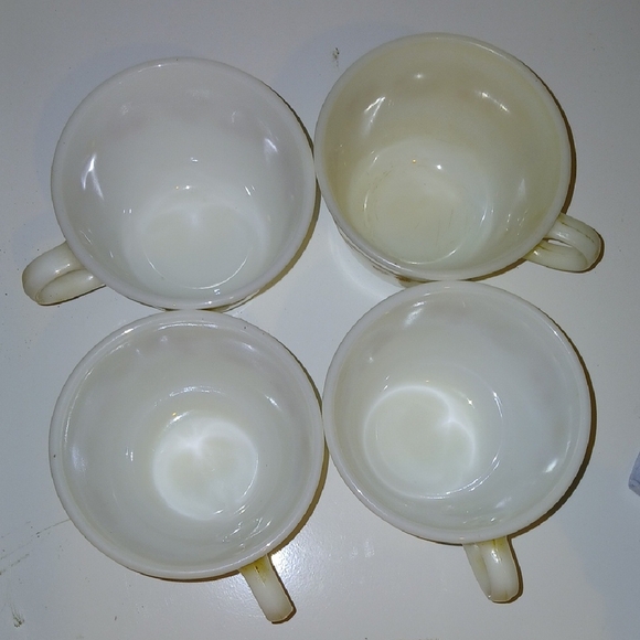 Pyrex White Mugs with Orange Floral Design - Picture 3 of 3